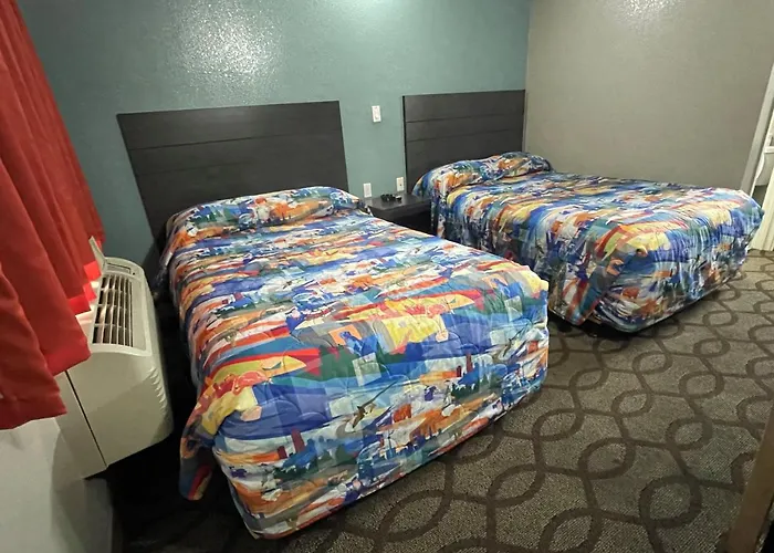 Super 7 Inn
